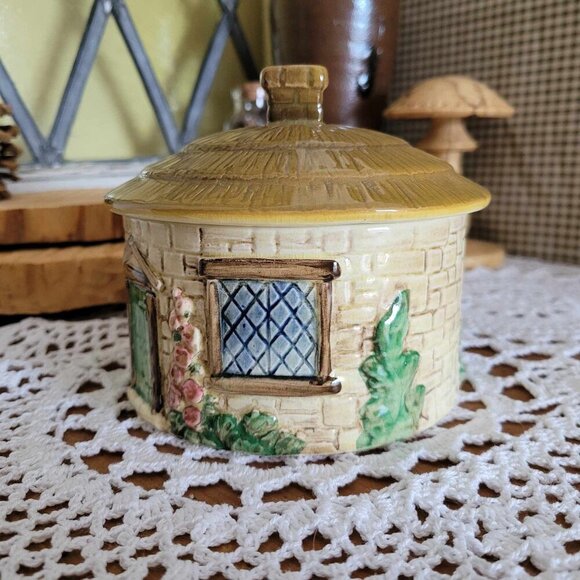 SylvaC # 4816 - Vintage Tatched Cottage Pottery Lidded Trinket Box - Picture 5 of 10